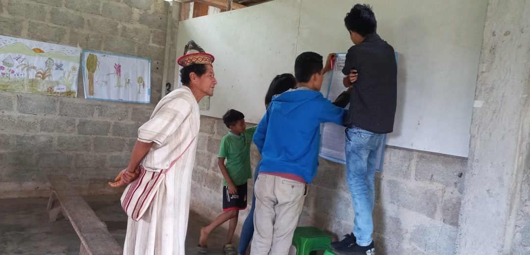 Perú: Juventudes Yaneshas recuperan conocimientos ancestrales sobre colorantes naturales